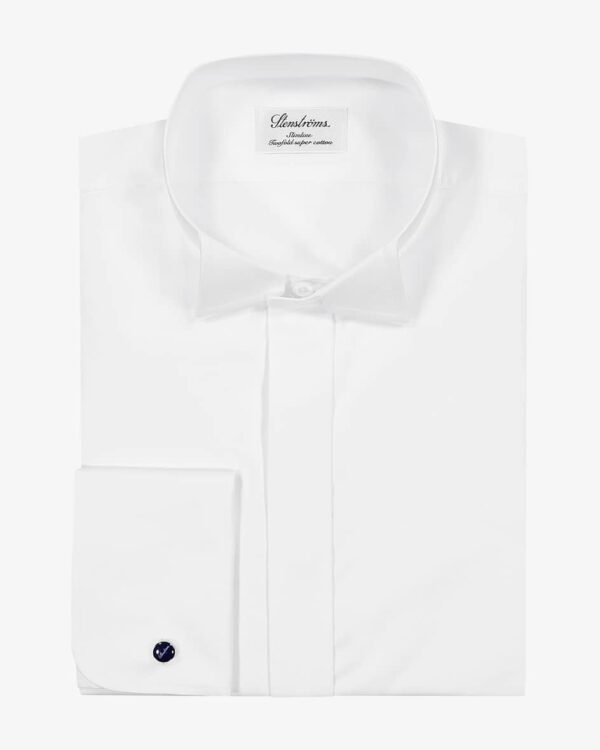 Smokinghemd Slimline Kläppchenkragen für Herren vonStenströms in Weiß. Das schmalgeschnittene Hemd aus hochwertiger Twofold-Baumwolle ist.... Mehr Details bei Lodenfrey.com!