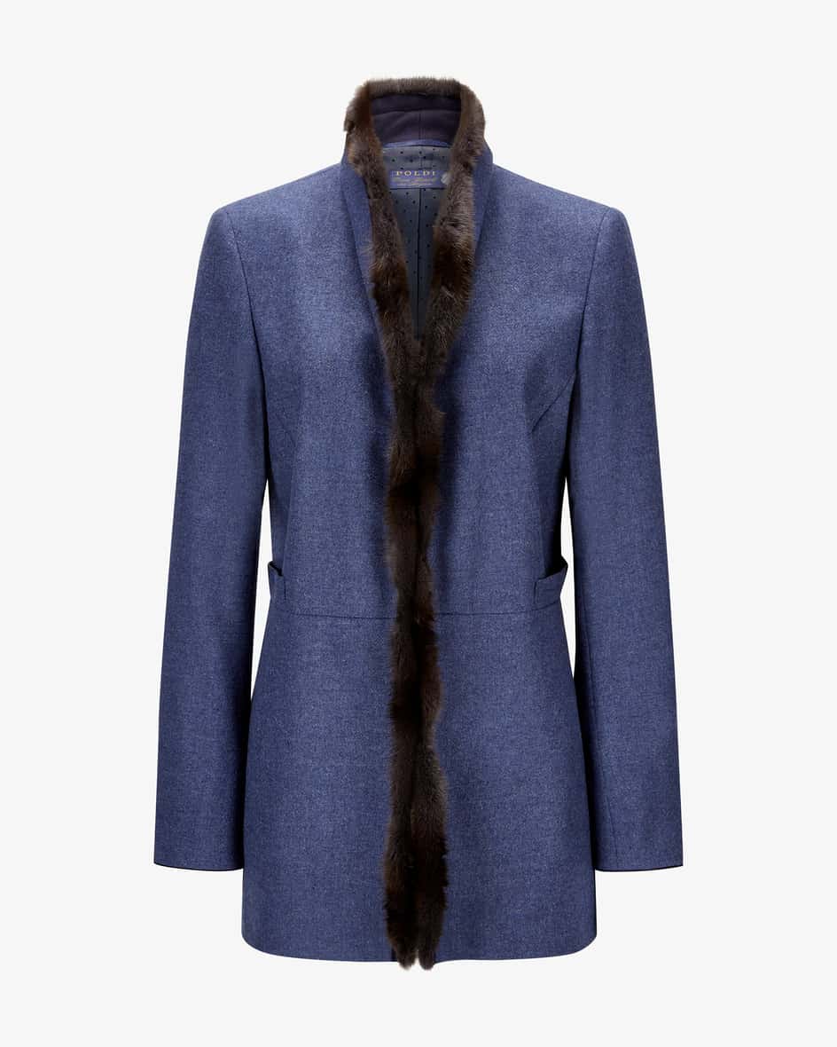 Lea Trachten-Jacke für Damen von Poldi in Dunkelblau. Das traditionelle Modellbesticht durch die hochwertige wie auch melierte Woll-Verarbeitung