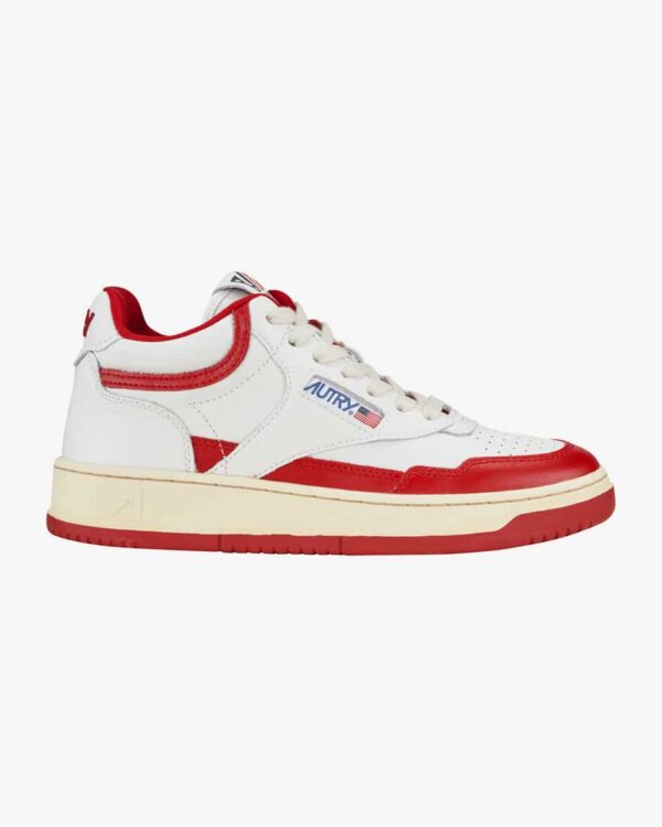 Hightop-Sneaker für Damen von Autry in Rot und Weiß. Das 1982 in DallasgegründetLabel etablierte sich zu einem der beliebtesten Sneaker-Marken der.... Mehr Details bei Lodenfrey.com!