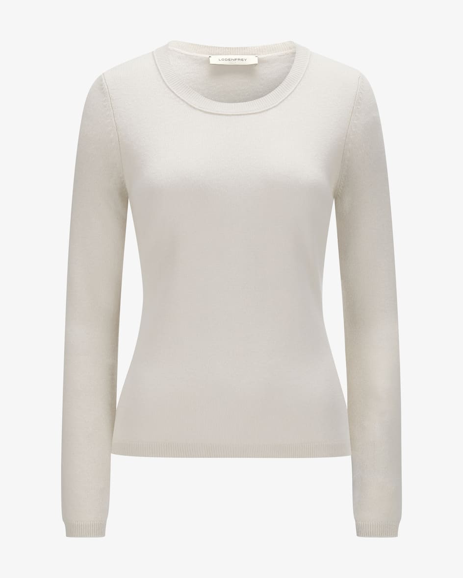 Cashmere-Pullover für Damen von LODENFREY in Creme. Das Modell begeistert dankhochwertiger Cashmere-Qualität mit angenehmem Tragekomfort