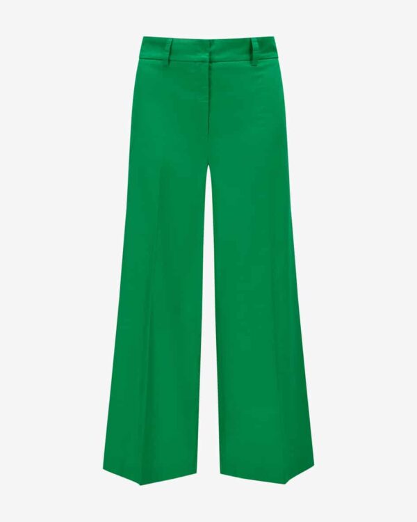 April 7/8-Hose für Damen von Cambio in Grün. Das verkürzte Modell mitweitem Bein überzeugt durch die elastische Baumwolle mit einer.... Mehr Details bei Lodenfrey.com!