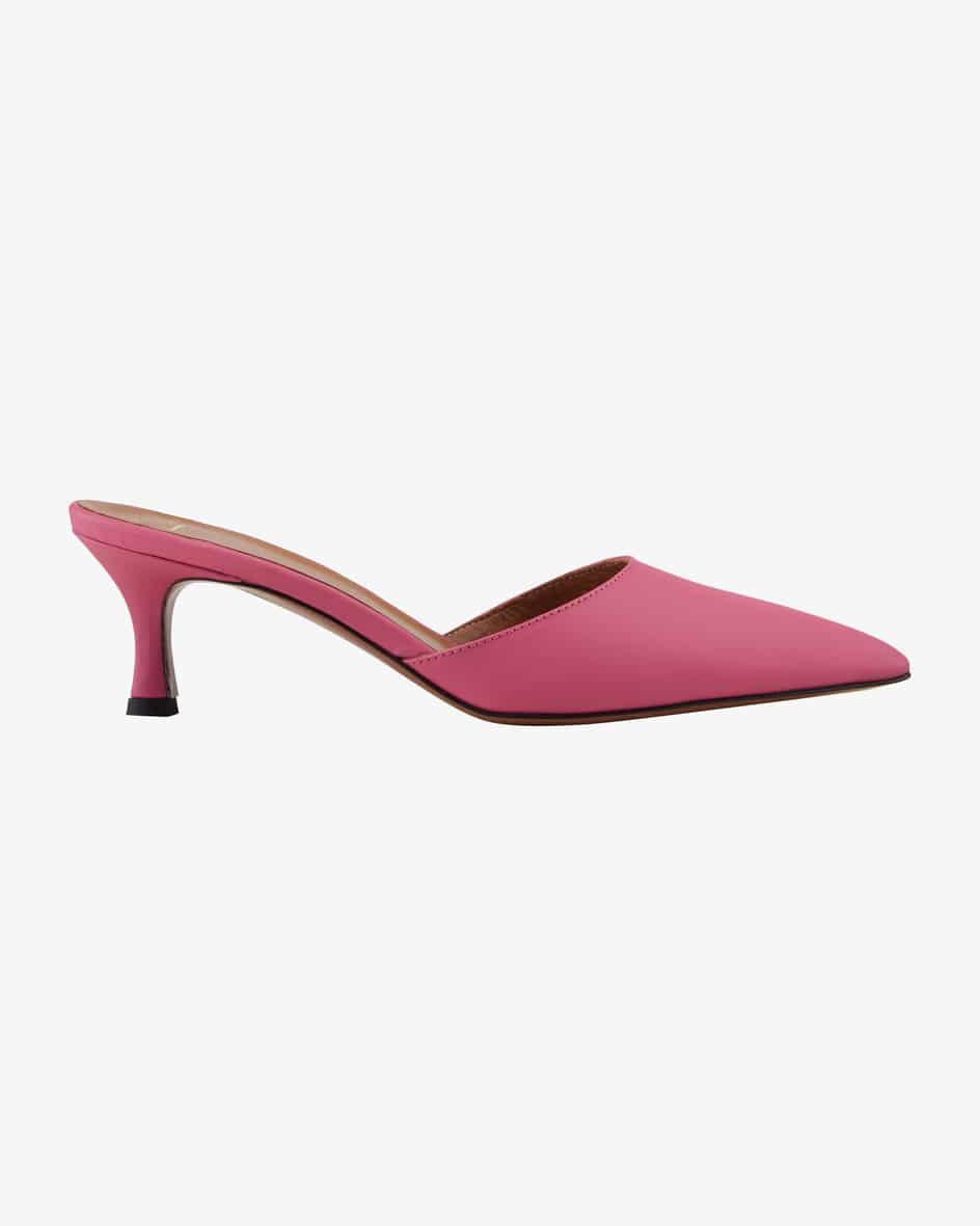 Solferino Pumps für Damen von ATP Atelier in Pink. Das sommerliche Modellpräsentiert sich dank der spitzen Form sowie der hochwertigen Leder-Qualität.... Mehr Details bei Lodenfrey.com!