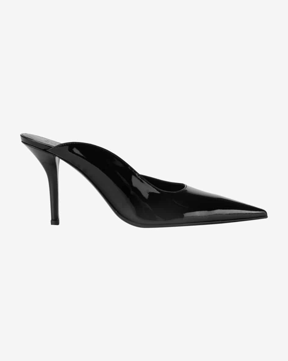 Abella Mules für Damen von Giaborghini in Schwarz. Feminin präsentiert sich derelegante Schuh in Lack-Qualität als stilsicherer Begleiter..... Mehr Details bei Lodenfrey.com!