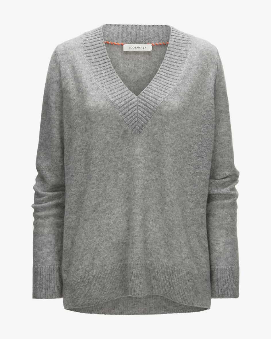 Cashmere-Pullover für Damen von LODENFREY in Grau. Das Modell begeistert dankhochwertiger Cashmere-Qualität mit angenehmem Tragekomfort