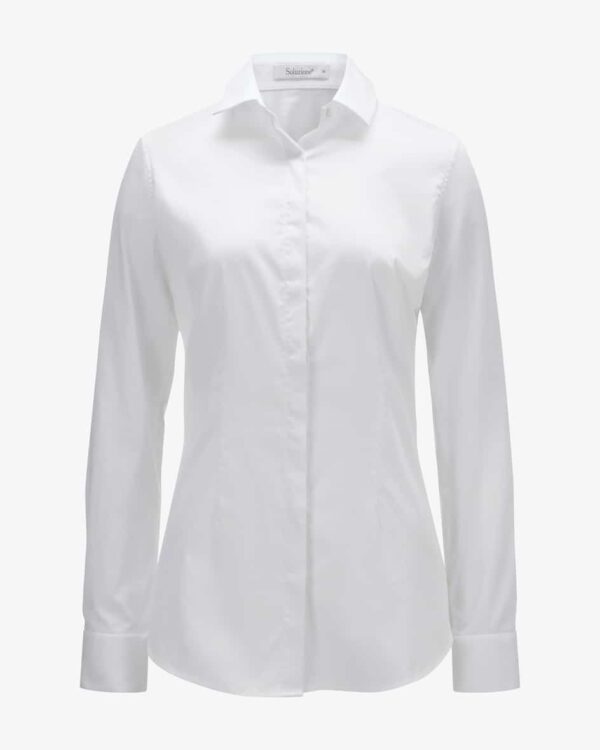 Hemdbluse für Damen von Soluzione in Weiß. Das taillierte Modell sorgt für einefeminine Figur
