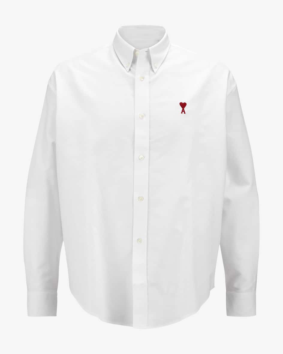 Casualhemd für Herren von Ami Paris in Weiß. Das Modell präsentiert sich dankder angesagten Oversize-Passform in moderner Aufmachung